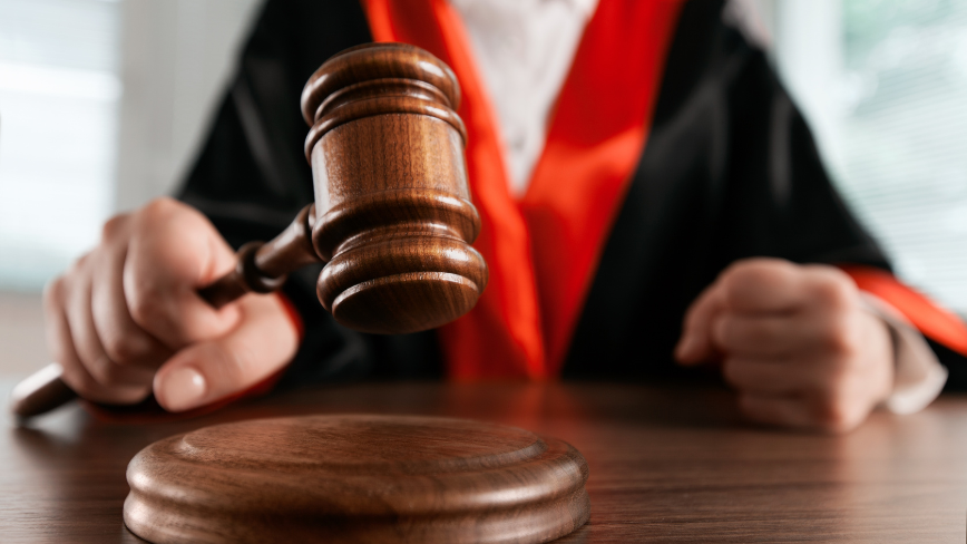 Giudice USA: le chat con LLM pubblici non godono di privilegio legale